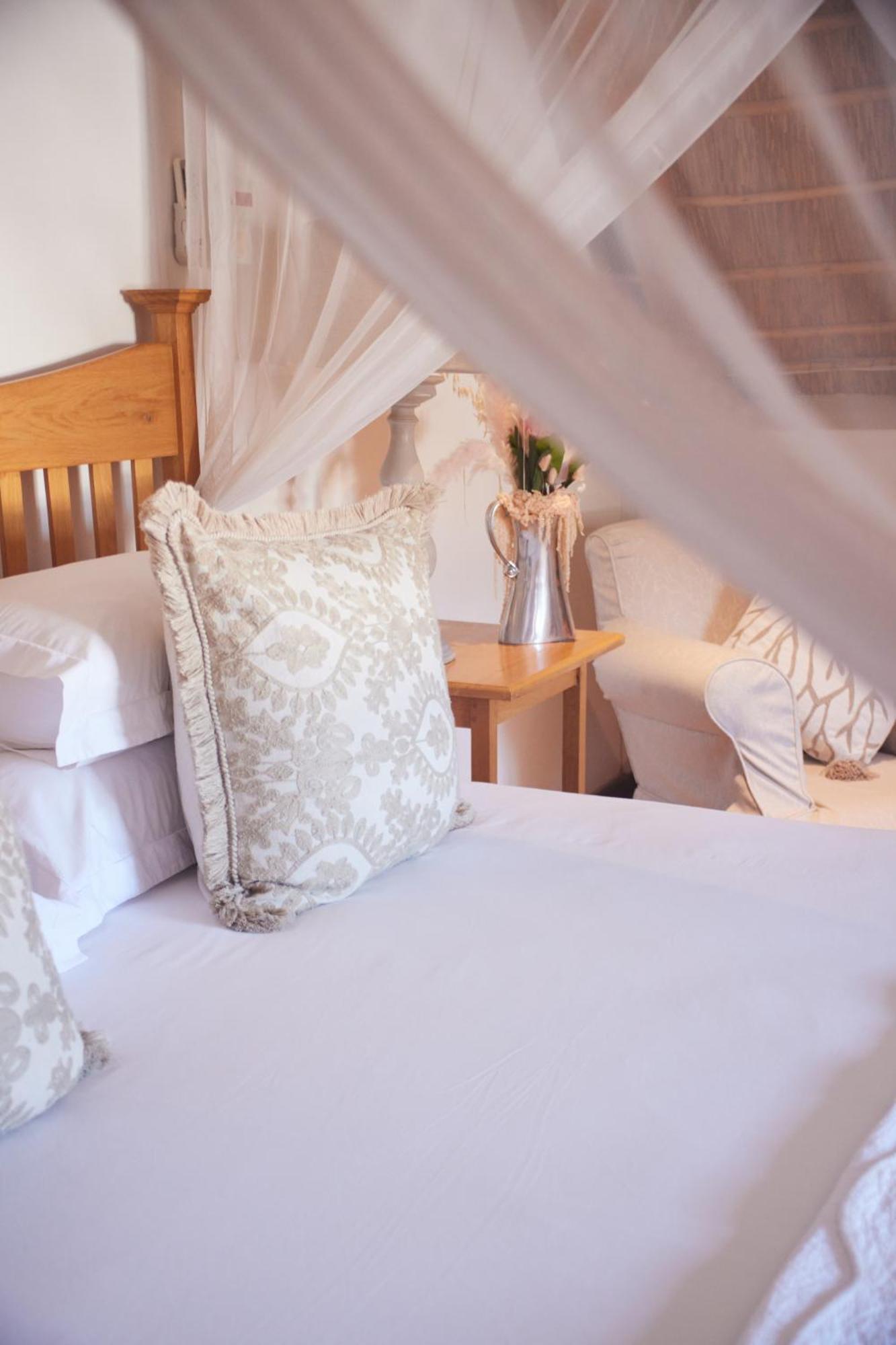 Klein Waterval Riverside Lodge ฟรันเชิค ภายนอก รูปภาพ